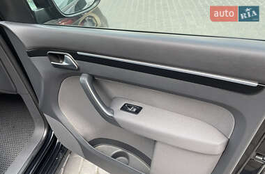 Минивэн Volkswagen Touran 2011 в 