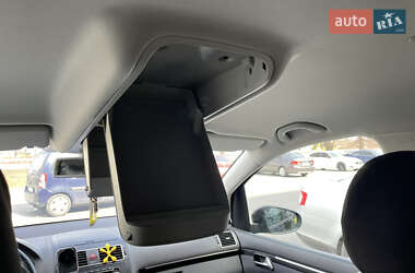 Минивэн Volkswagen Touran 2011 в 