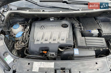 Минивэн Volkswagen Touran 2011 в 