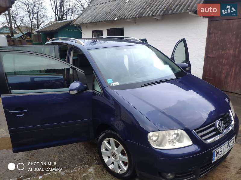 Минивэн Volkswagen Touran 2003 в Березному