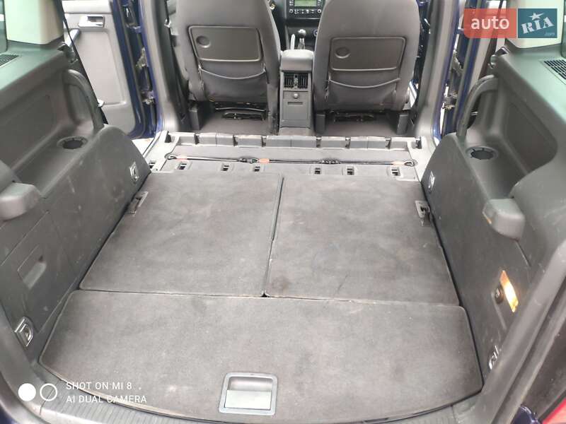 Минивэн Volkswagen Touran 2003 в Березному