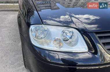 Минивэн Volkswagen Touran 2005 в 