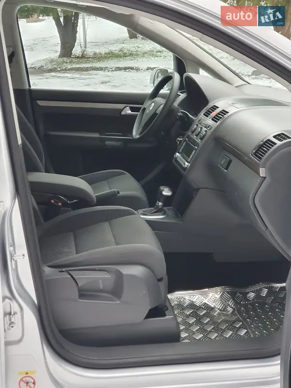 Мінівен Volkswagen Touran 2008 в 
