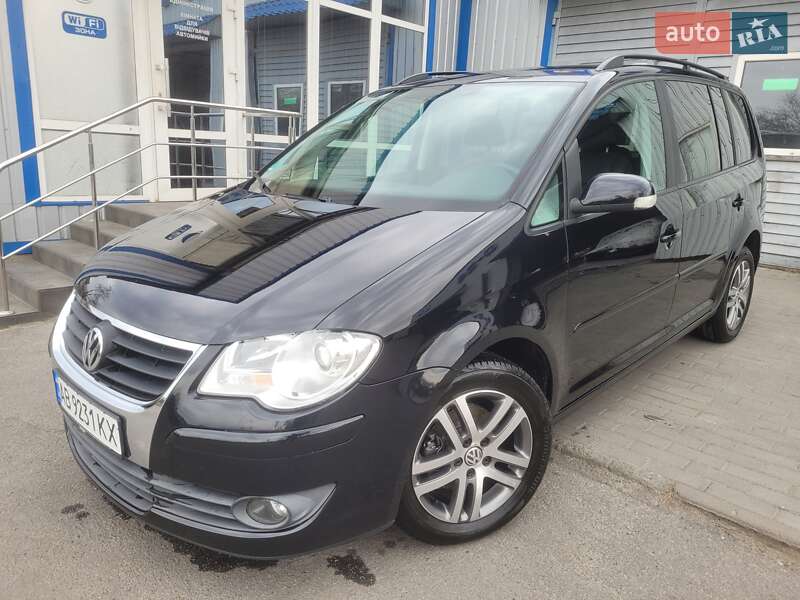 Минивэн Volkswagen Touran 2009 в 