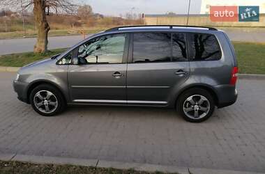 Минивэн Volkswagen Touran 2004 в 