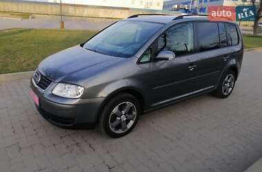 Минивэн Volkswagen Touran 2004 в 