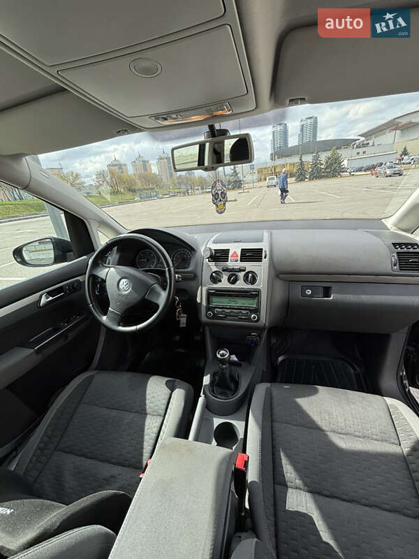 Минивэн Volkswagen Touran 2009 в Киеве