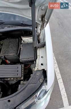 Минивэн Volkswagen Touran 2010 в 