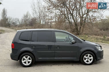 Минивэн Volkswagen Touran 2015 в 