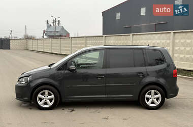 Минивэн Volkswagen Touran 2015 в 