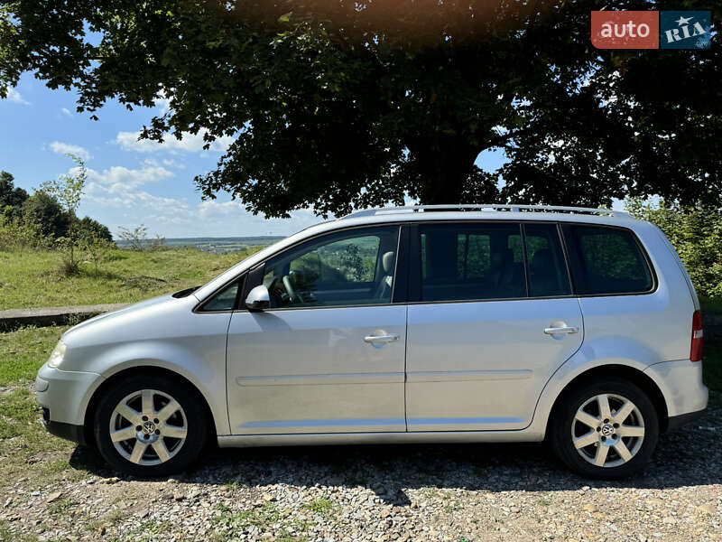 Мінівен Volkswagen Touran 2004 в Бурштині