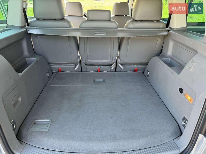 Мінівен Volkswagen Touran 2004 в Бурштині