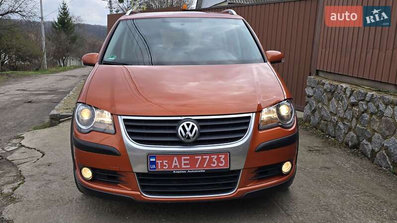 Мінівен Volkswagen Touran 2008 в Полтаві