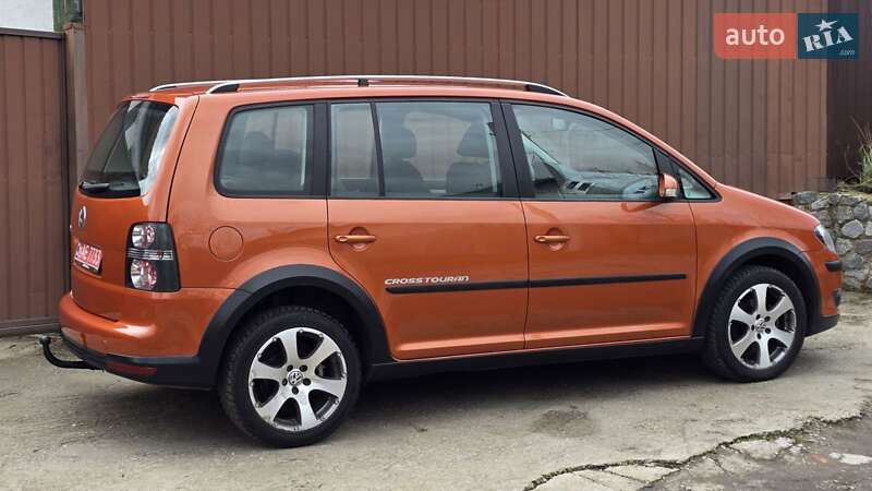 Мінівен Volkswagen Touran 2008 в Полтаві