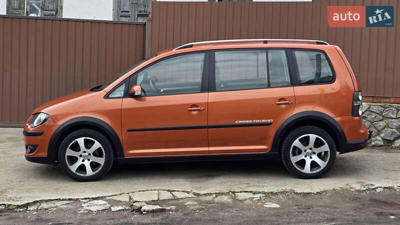 Мінівен Volkswagen Touran 2008 в Полтаві