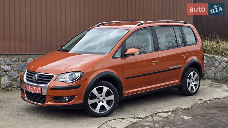 Мінівен Volkswagen Touran 2008 в Полтаві