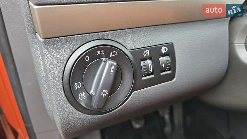 Мінівен Volkswagen Touran 2008 в Полтаві