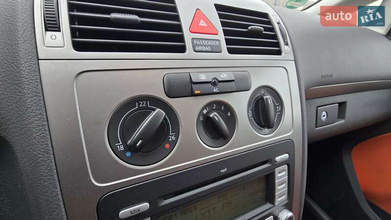 Мінівен Volkswagen Touran 2008 в Полтаві