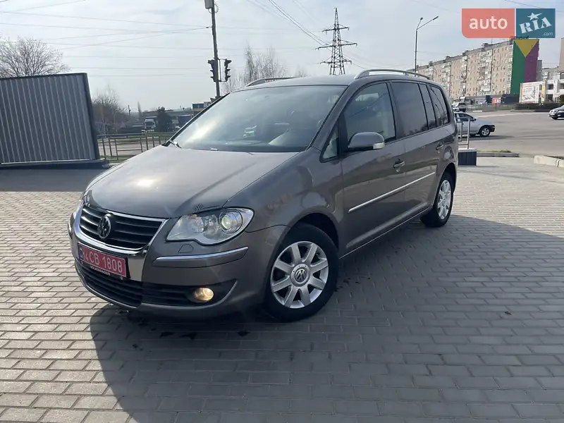 Минивэн Volkswagen Touran 2008 в 