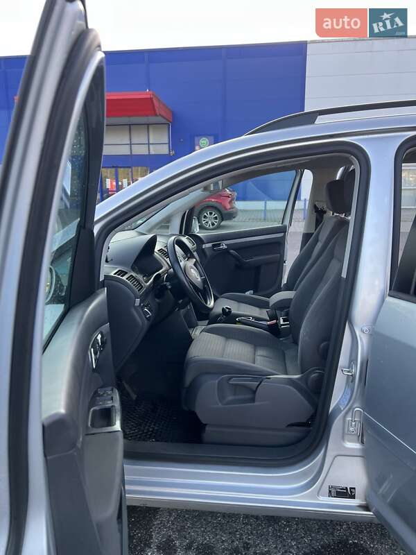 Мінівен Volkswagen Touran 2006 в Олександрії фото 2 Мінівен Volkswagen Touran 2006 в Олександрії