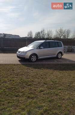 Минивэн Volkswagen Touran 2005 в Сарнах