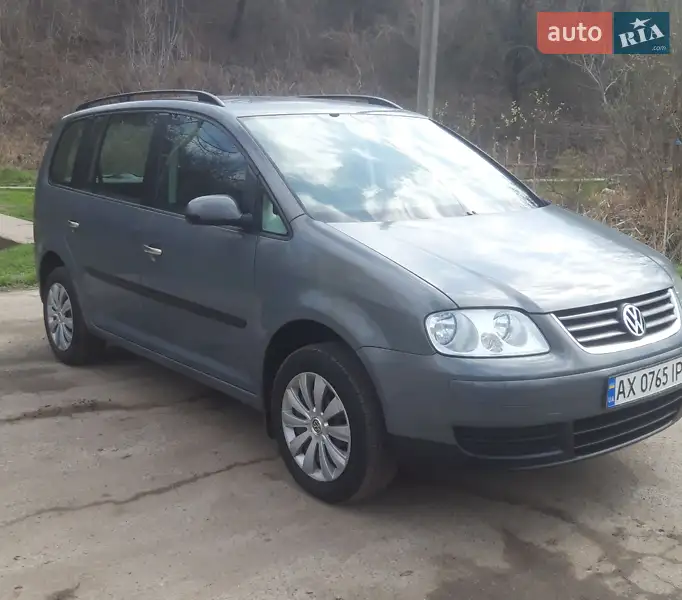 Минивэн Volkswagen Touran 2004 в 