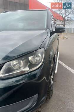 Минивэн Volkswagen Touran 2011 в 