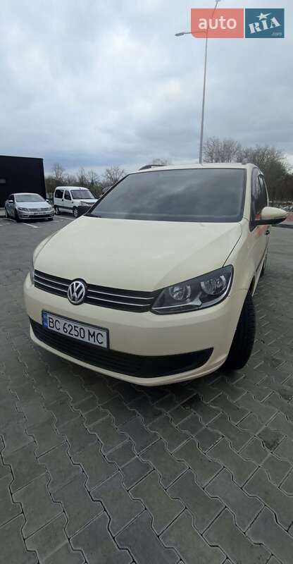 Мінівен Volkswagen Touran 2011 в 