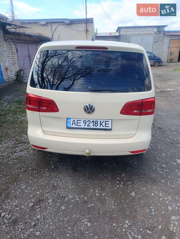 Минивэн Volkswagen Touran 2013 в Кривом Роге