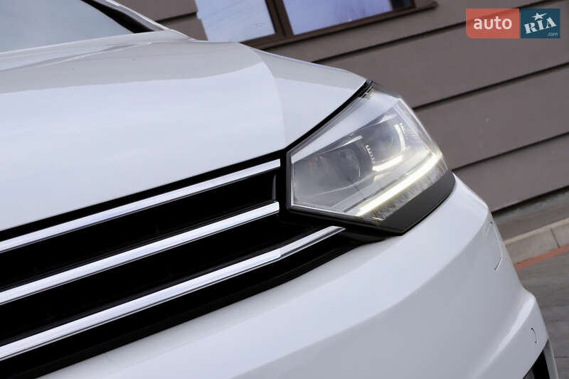 Микровэн Volkswagen Touran 2017 в Дрогобыче