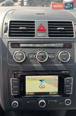 Минивэн Volkswagen Touran 2015 в 