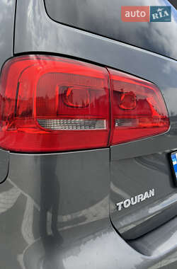 Минивэн Volkswagen Touran 2015 в 