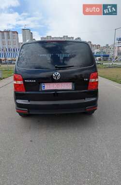 Мінівен Volkswagen Touran 2008 в 