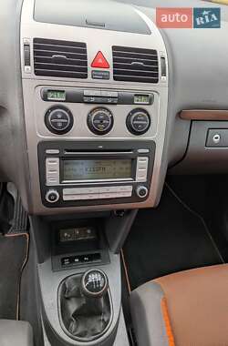 Мінівен Volkswagen Touran 2008 в 