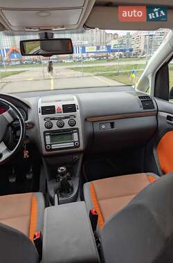 Мінівен Volkswagen Touran 2008 в 