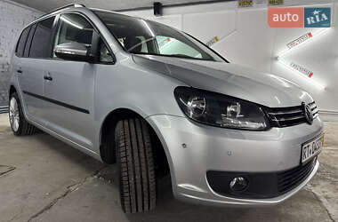 Минивэн Volkswagen Touran 2014 в 