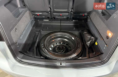 Минивэн Volkswagen Touran 2014 в 