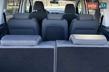 Минивэн Volkswagen Touran 2010 в 