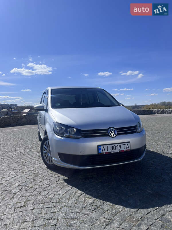 Volkswagen Touran 2011