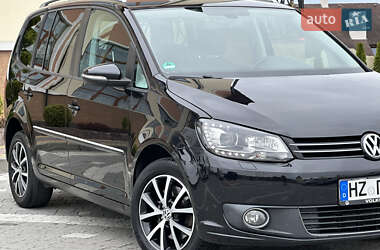 Минивэн Volkswagen Touran 2011 в 