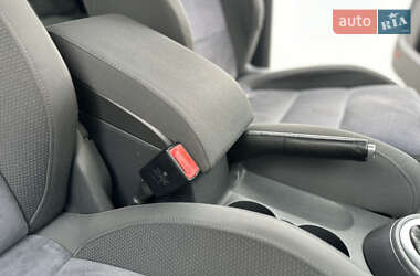 Минивэн Volkswagen Touran 2011 в 