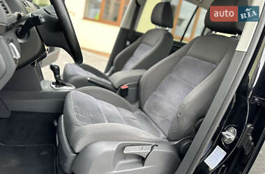 Минивэн Volkswagen Touran 2011 в 