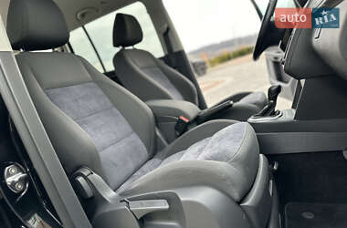 Минивэн Volkswagen Touran 2011 в 