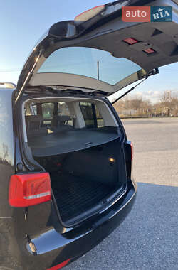 Мінівен Volkswagen Touran 2010 в 
