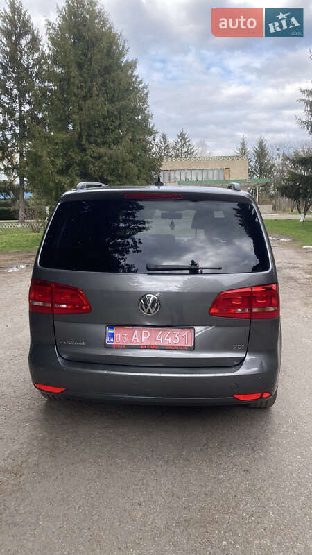 Минивэн Volkswagen Touran 2011 в Христиновке