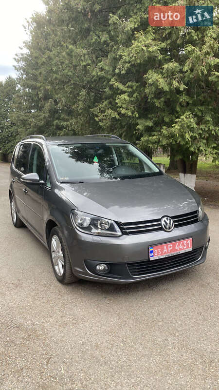 Минивэн Volkswagen Touran 2011 в Христиновке