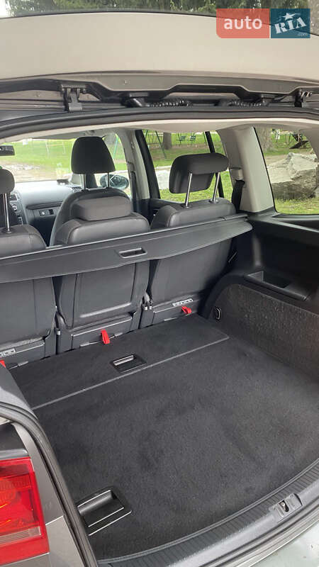 Минивэн Volkswagen Touran 2011 в Христиновке