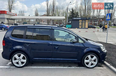 Минивэн Volkswagen Touran 2013 в 