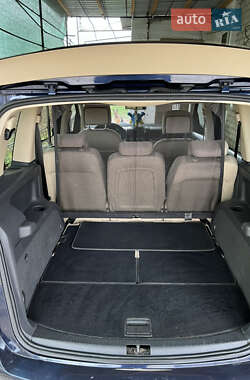 Минивэн Volkswagen Touran 2013 в 