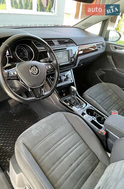 Микровэн Volkswagen Touran 2015 в 